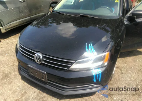 2015 Volkswagen Jetta 1.8T Se z USA, uszkodzony, nr VIN 3VWD17AJ2FM241138